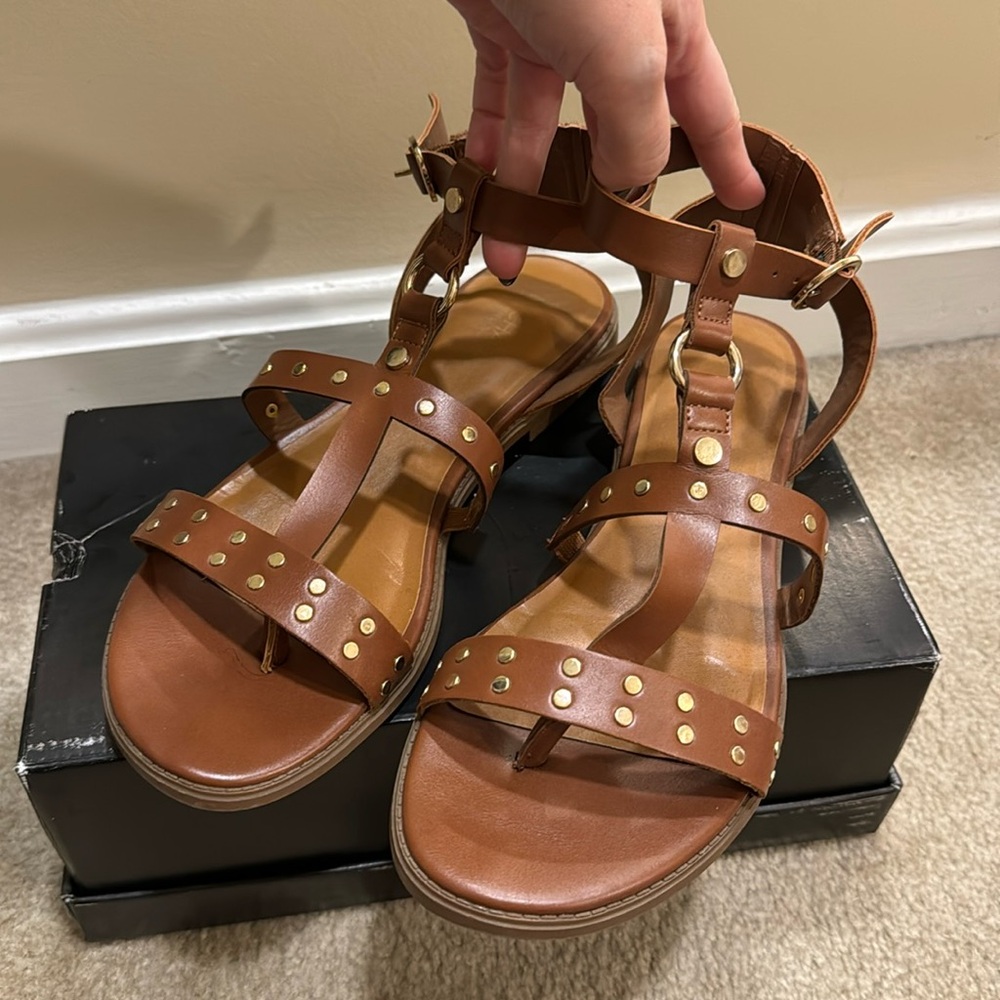 Camel gladiator sandals